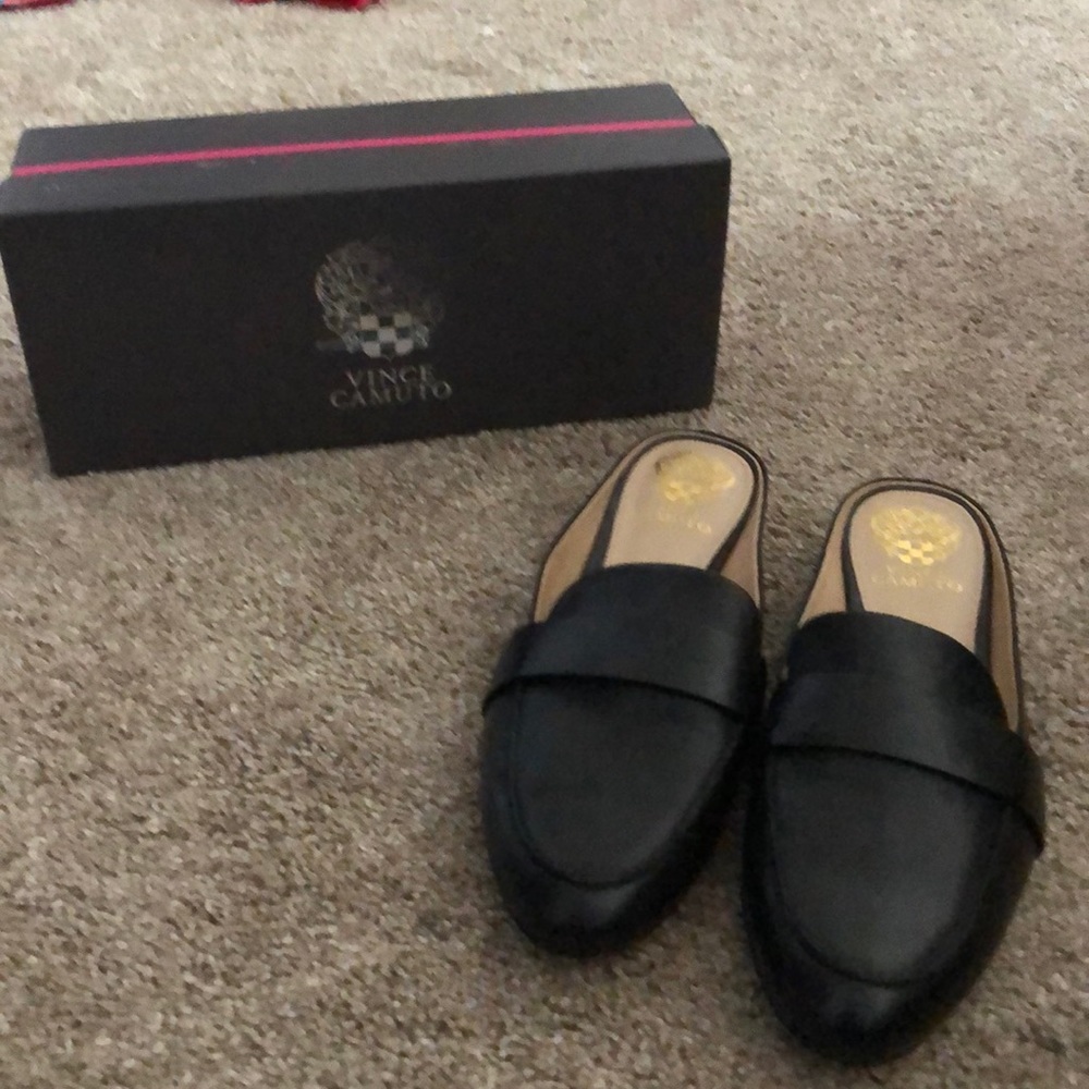 Vince Camuto size 9 Never been worn Slides